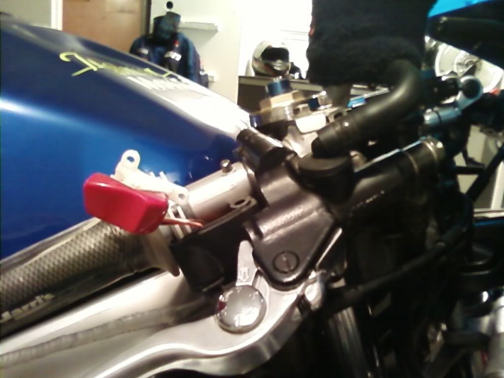 Simple How To Fix rotating throttle tube and controls Suzuki GSXR